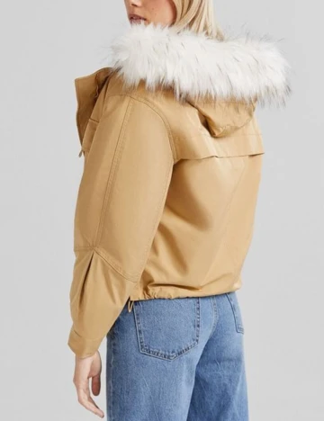 Geaca Bershka, maro deschis, XS Maro