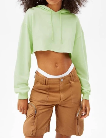 Top Bershka, verde, L Verde