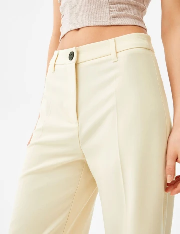Pantaloni Bershka, crem, 34