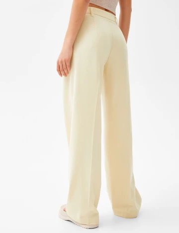 Pantaloni Bershka, crem, 34