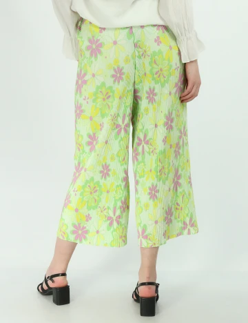 Pantaloni Bershka, verde, S Verde