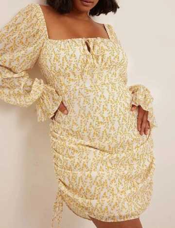 Rochie scurta NA-KD Plus Size, ecru