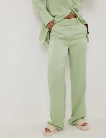 Pantaloni NA-KD, verde, 36 Verde
