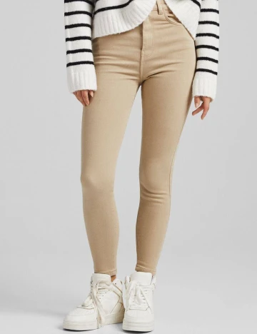 Blugi Bershka, maro, 36