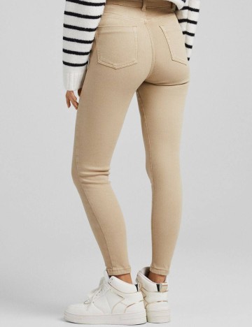 Blugi Bershka, maro, 36