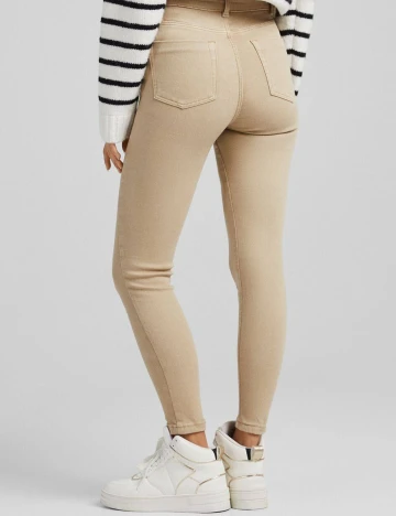 Blugi Bershka, maro, 36