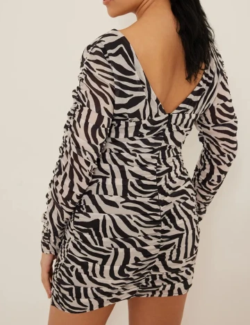 Rochie scurta NA-KD, gri/negru, 32