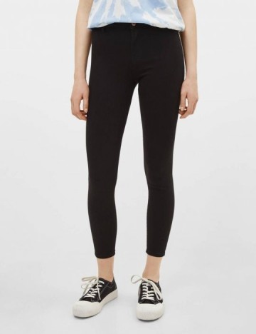 
						Blugi Bershka, negru