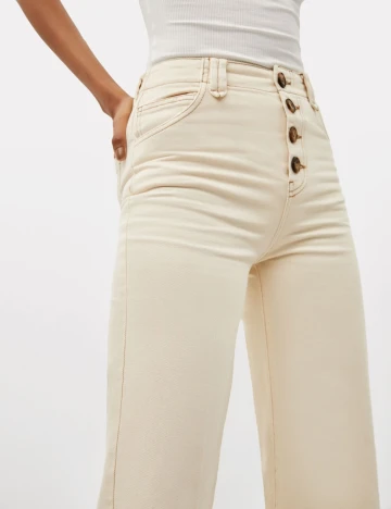 Pantaloni Bershka, crem, 34