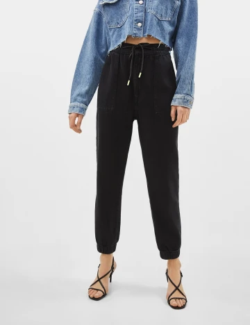 Pantaloni Bershka, negru, M