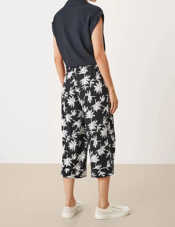 Pantaloni trei sferturi s.Oliver, bleumarin inchis