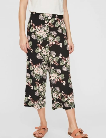 Pantaloni Vero Moda, floral, S