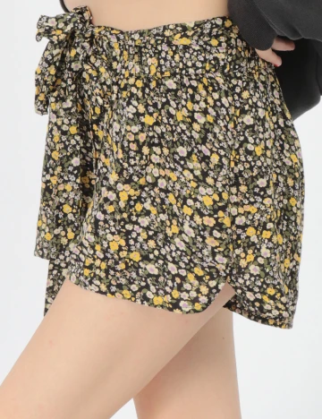 Pantaloni scurti PIECES MATERNITY, floral, L