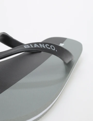 Slapi Bianco, negru