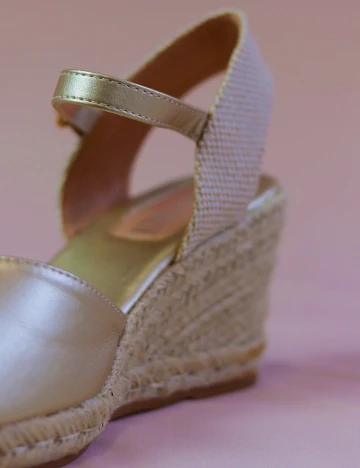 Pantofi Linea Loresi, auriu, 39