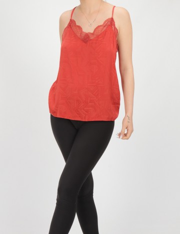 Maiou Vila, rosu, 36