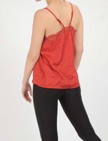 Maiou Vila, rosu, 36