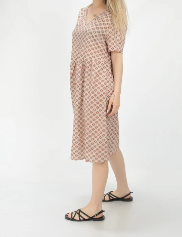 Rochie medie Emery Rose, maro deschis, S Maro