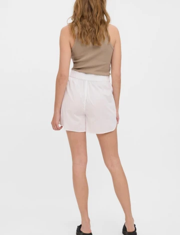 Pantaloni scurti Vero Moda, alb, M