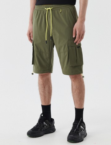 
											Pantaloni scurti CROPP, verde inchis