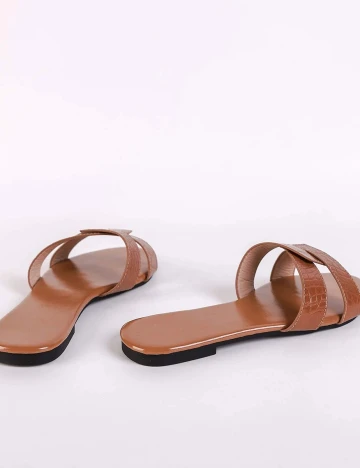 Slapi SHEIN, maro, 40