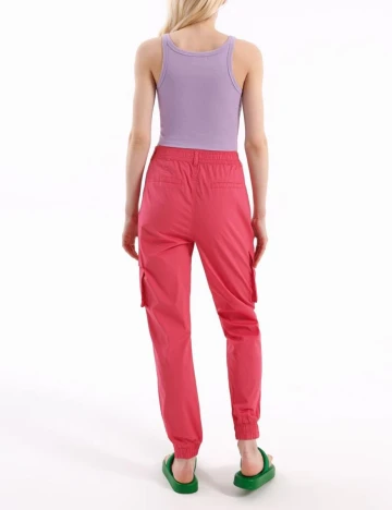 Top House Brand, mov, M