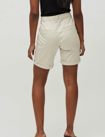 Pantaloni scurti Vila, crem