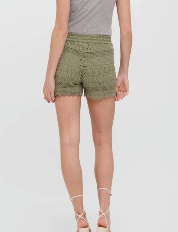 Pantaloni scurti Vero Moda, verde, L Verde