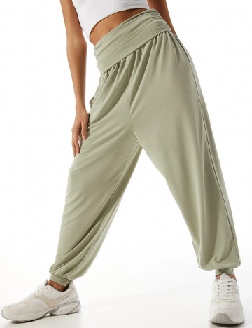 Pantaloni Stradivarius, verde, XS