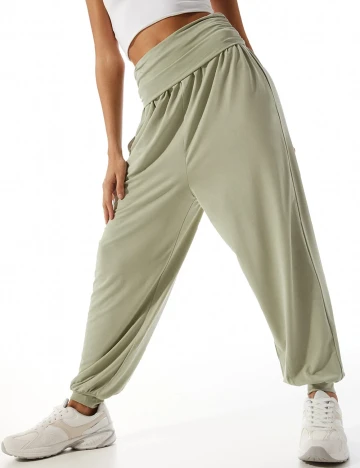 Pantaloni Stradivarius, verde, XS