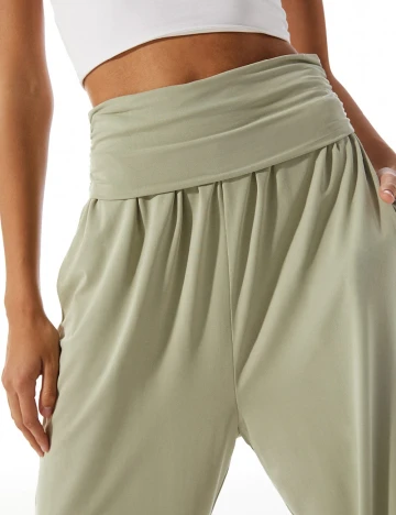 Pantaloni Stradivarius, verde, XS