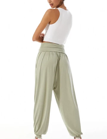 Pantaloni Stradivarius, verde, XS