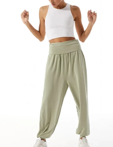 Pantaloni Stradivarius, verde, XS