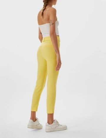 Pantaloni Stradivarius, galben, 34