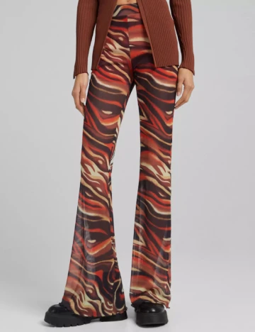 Pantaloni Bershka, maro, XS