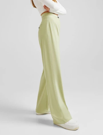 Pantaloni Bershka, verde, 32