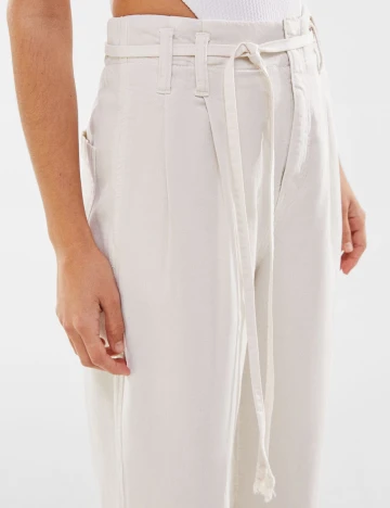 Pantaloni Bershka, crem, 42 Crem