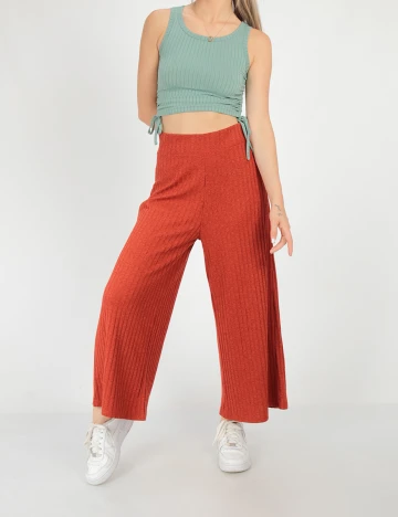 Pantaloni Stradivarius, caramiziu, M Rosu