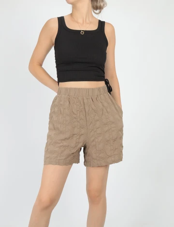 Pantaloni scurti Vero Moda, maro