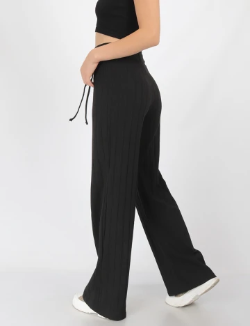 Pantaloni Stradivarius, negru, S
