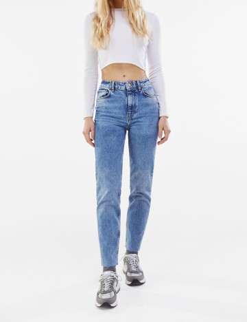 
						Blugi Bershka, albastru