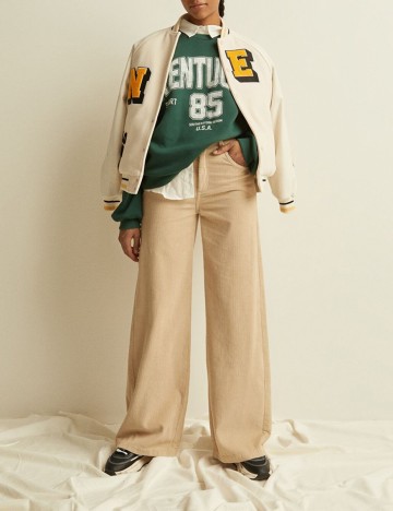 
						Pantaloni Bershka, crem