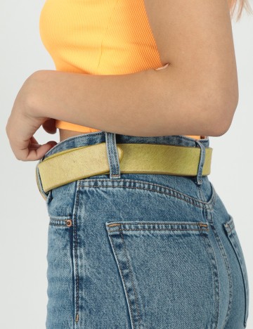 Curea River Island, mustar, S