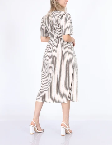 Rochie medie OVERSIZE Pieces, alb/maro Alb