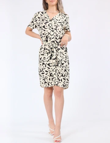 Rochie scurta Vila, crem/negru