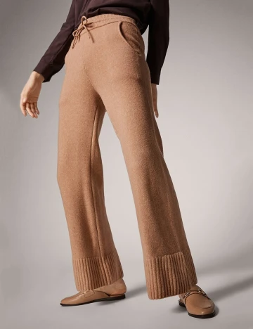 Pantaloni Comma, maro, 38