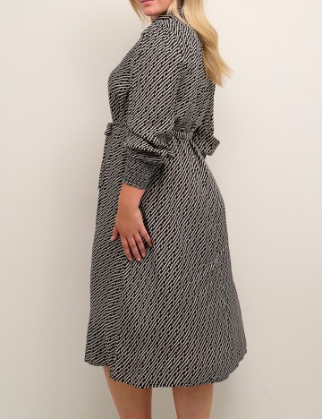 Rochie medie Kaffe Curve, crem/negru, 48
