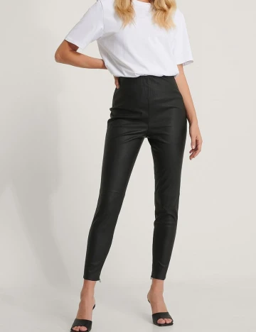 Pantaloni NA-KD, negru