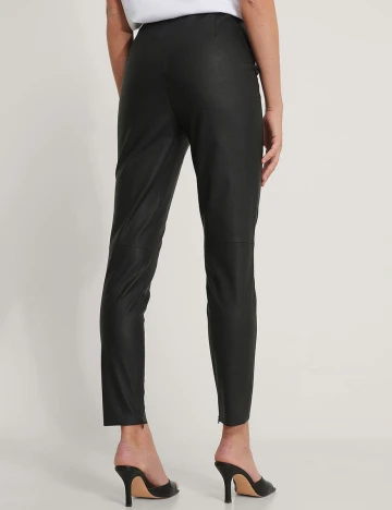 Pantaloni NA-KD, negru