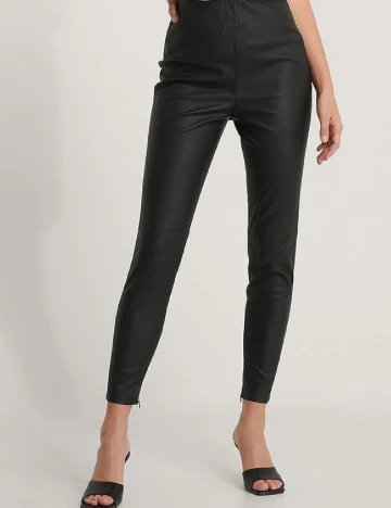 Pantaloni NA-KD, negru